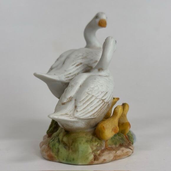 Homco #1459 Porcelain Figurine w/Sticker Duck/Ducklings/Geese Family Vintage - Picture 3 of 16
